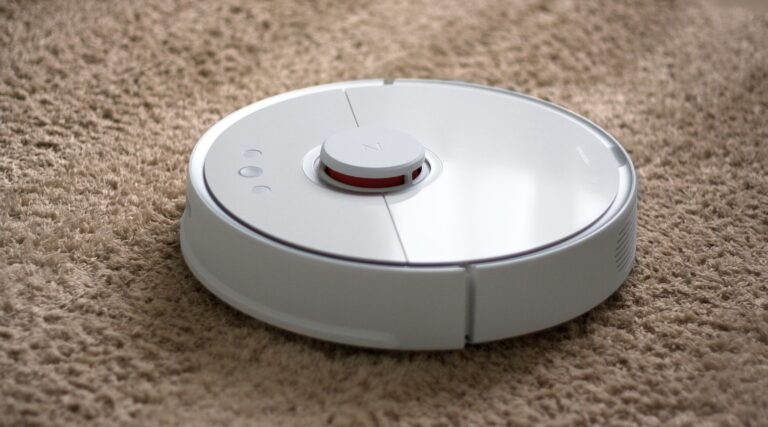 Vorwerk Saugroboter VR300 vs XIAOMI Roborock S6